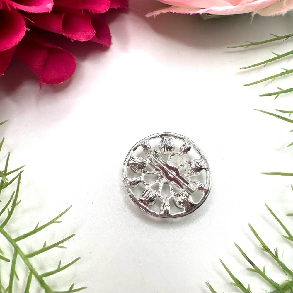 NEW⚜️Classic Floral Crystal Embellished Brooch - Picture 4 of 5